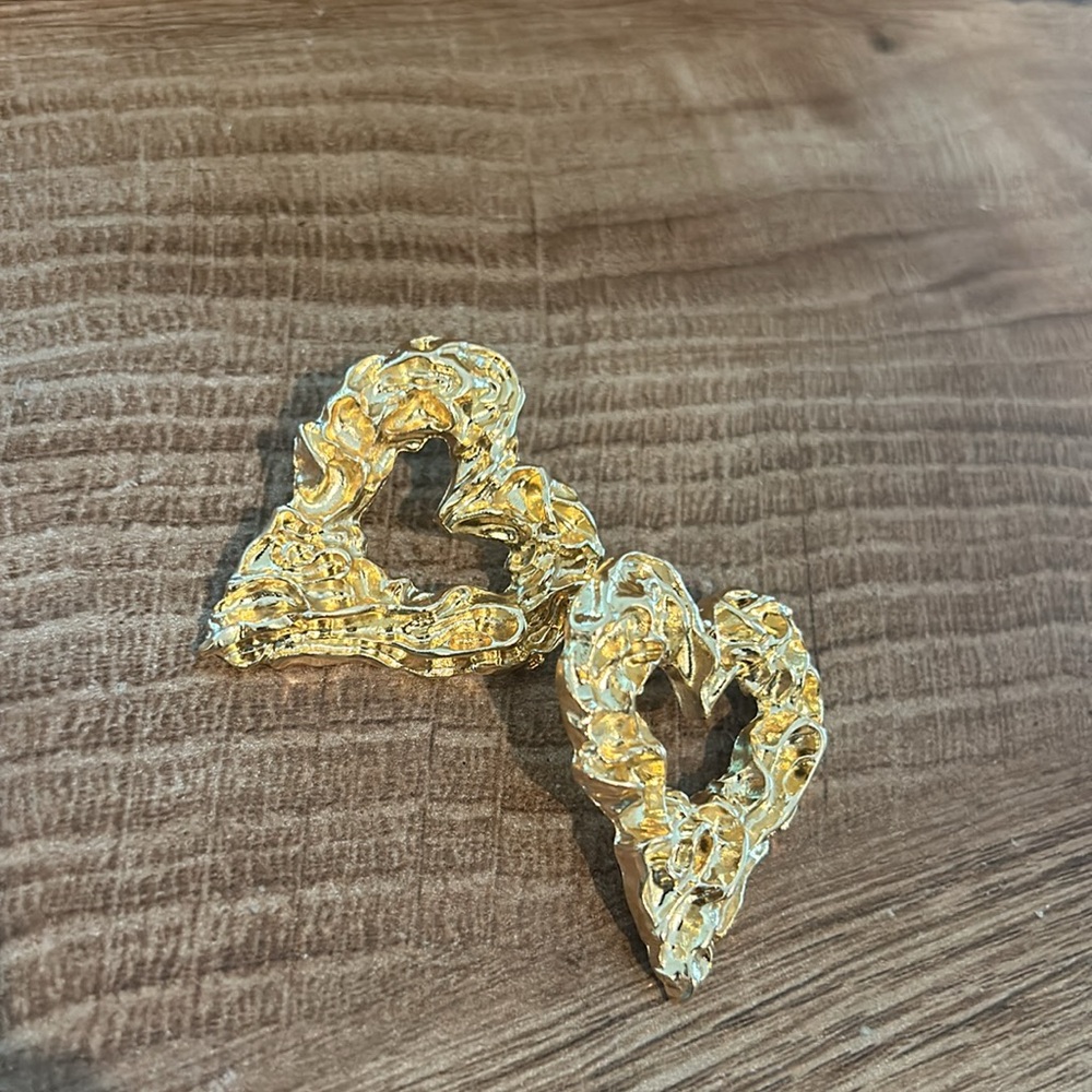 Heart gold earrings